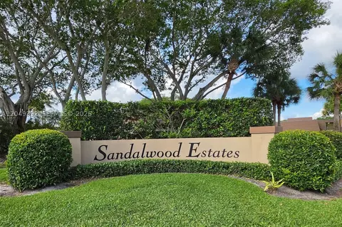 515 5th Ct, Palm Beach Gardens, FL 33410