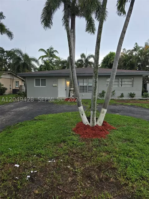 2111 N 57th Ter, Hollywood, FL 33021