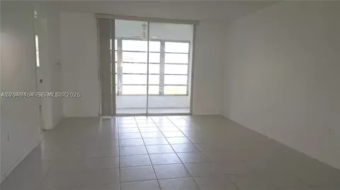 8500 Sunrise Lakes Blvd #103, Sunrise, FL 33322