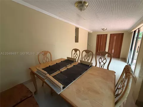 Dining - 1061 E 20th St, Hialeah, FL 33013 photo 3 of 3