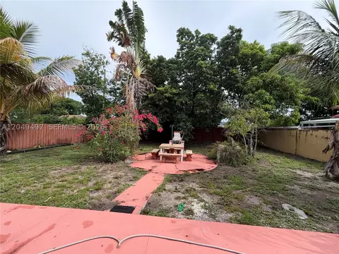 Exterior - 1061 E 20th St, Hialeah, FL 33013 photo 2 of 8
