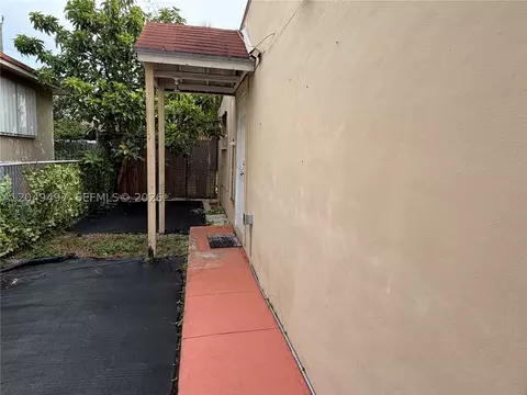 Exterior - 1061 E 20th St, Hialeah, FL 33013 photo 7 of 8