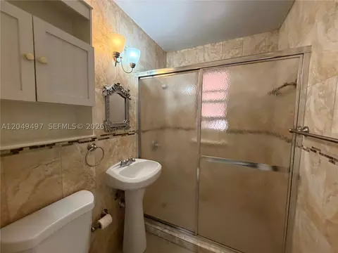 Bath - 1061 E 20th St, Hialeah, FL 33013 photo 1 of 1
