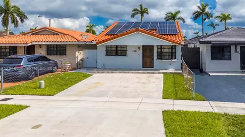 8871 NW 114th St, Hialeah Gardens, FL 33018