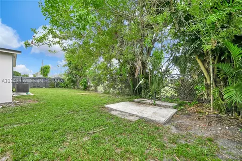 Exterior - 1380 W 60th Ter, Hialeah, FL 33012 photo 3 of 7