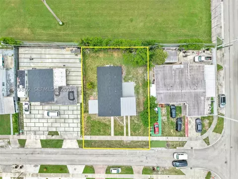 View/Area - 1380 W 60th Ter, Hialeah, FL 33012 photo 2 of 7