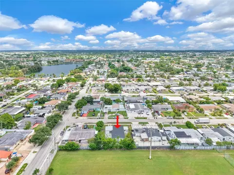 View/Area - 1380 W 60th Ter, Hialeah, FL 33012 photo 5 of 7