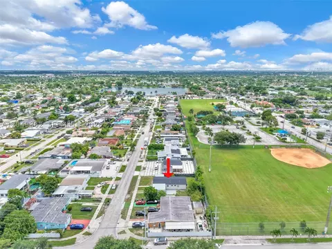 View/Area - 1380 W 60th Ter, Hialeah, FL 33012 photo 4 of 7