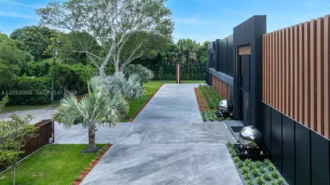 Exterior - 13500 SW 69th Ave, Pinecrest, FL 33156 photo 25 of 25
