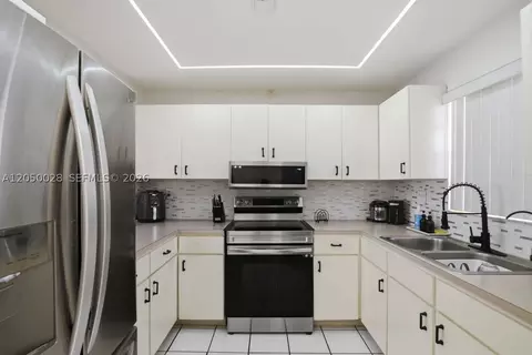 Kitchen - Undisclosed, Hialeah, FL 33012 photo 3 of 3