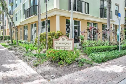1900 Van Buren St #201B, Hollywood, FL 33020