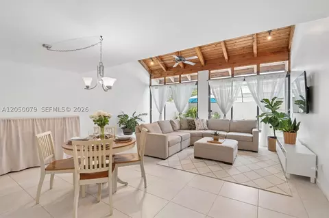 11213 NW 14th Ct, Pembroke Pines, FL 33026