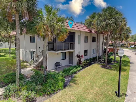16252 Laurel Dr #201, Weston, FL 33326