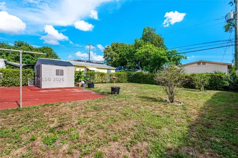 Exterior - 271 E 17th St, Hialeah, FL 33010 photo 1 of 1