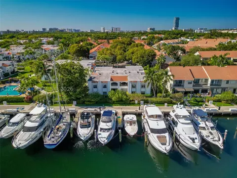 3549 Magellan Cir #418, Aventura, FL 33180