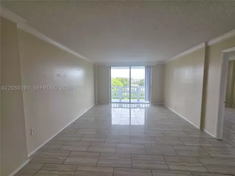 15600 NW 7th Ave #511, Miami, FL 33169