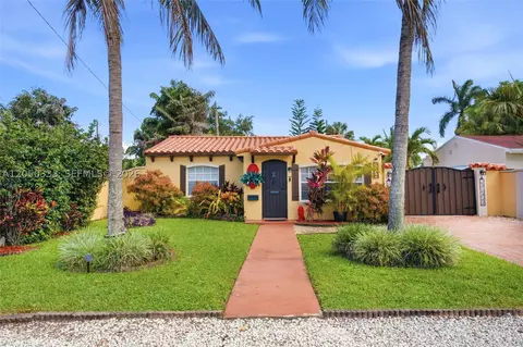 2538 Liberty St, Hollywood, FL 33020