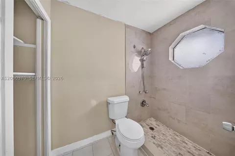Bath - 6161 E 4th Ave, Hialeah, FL 33013 photo 3 of 5