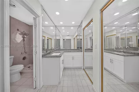 Bath - 6161 E 4th Ave, Hialeah, FL 33013 photo 2 of 5