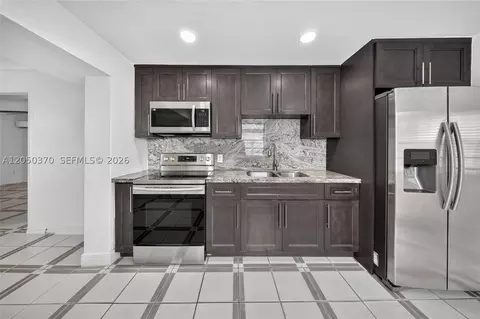 Kitchen - 6161 E 4th Ave, Hialeah, FL 33013 photo 1 of 1