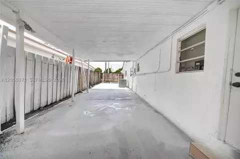 Exterior - 6161 E 4th Ave, Hialeah, FL 33013 photo 5 of 7