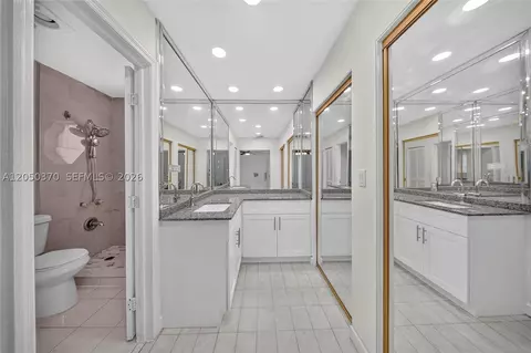 Bath - 6161 E 4th Ave, Hialeah, FL 33013 photo 1 of 5