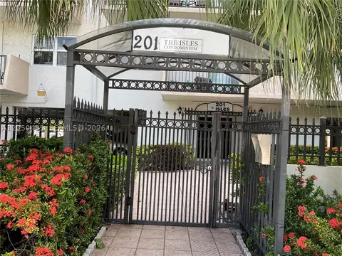 201 180th Dr #206, Sunny Isles Beach, FL 33160
