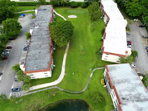 8940 S Hollybrook Blvd #201, Pembroke Pines, FL 33025