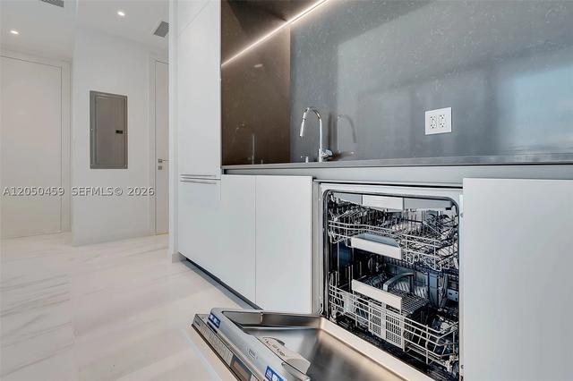 300 Biscayne Boulevard Way #3008W, Miami, FL 33131