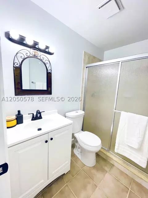 Bath - 4503 SE Ontario Dr, Stuart, FL 34997 photo 2 of 5