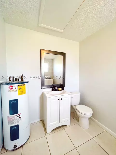 Bath - 4503 SE Ontario Dr, Stuart, FL 34997 photo 5 of 5