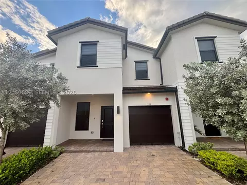 218 SW 159th Ct, Pembroke Pines, FL 33027