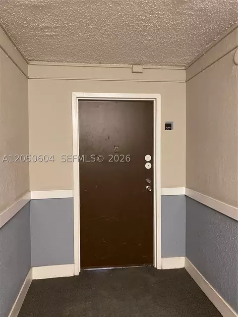 486 NW 165th St Rd #B-307, Miami, FL 33169
