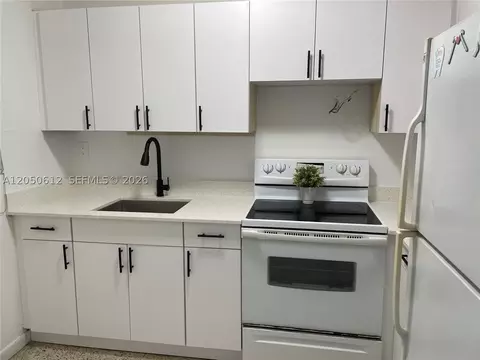 142 SW 18th Ave #19, Miami, FL 33135