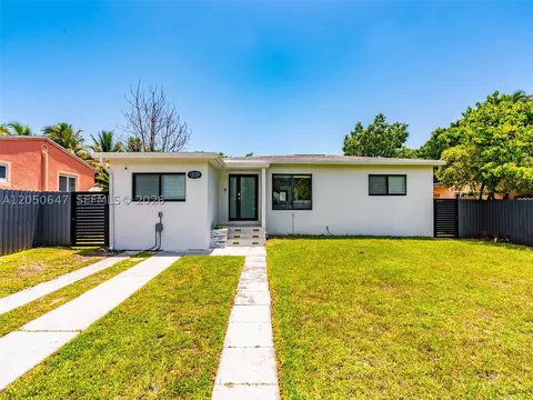 15725 NE 11th Ct, North Miami Beach, FL 33162