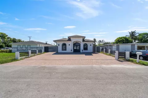 725 Mercury St, West Palm Beach, FL 33406
