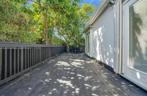 Exterior - 9264 Byron Ave, Surfside, FL 33154 photo 1 of 3
