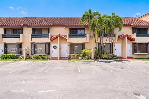 10035 SW 77th Ct, Miami, FL 33156