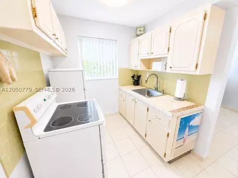 2145 Pierce St #416, Hollywood, FL 33020