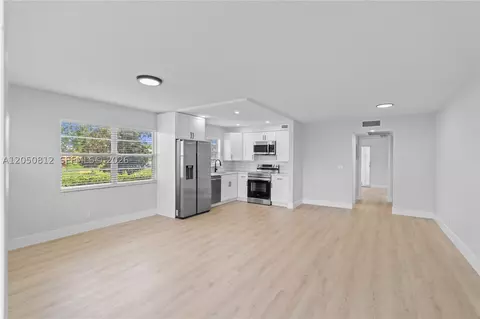 213 N Oakridge N #213, Deerfield Beach, FL 33442