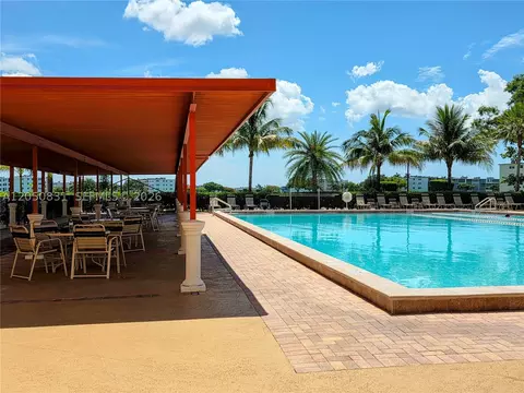 Exterior - 3076 Exeter E #3076, Boca Raton, FL 33434 photo 6 of 8