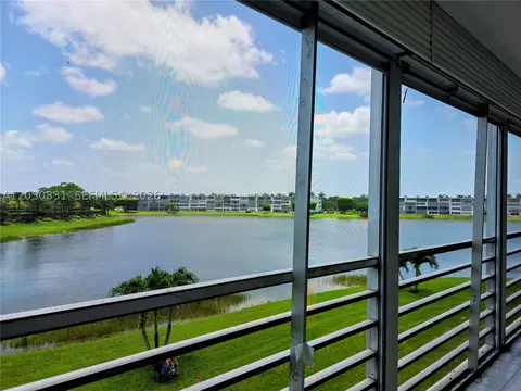 View/Area - 3076 Exeter E #3076, Boca Raton, FL 33434 photo 1 of 2