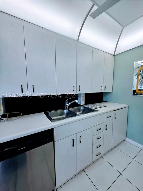 Kitchen - 3076 Exeter E #3076, Boca Raton, FL 33434 photo 4 of 4