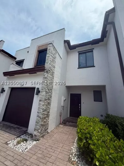 270 NE 208 Ter, Miami, FL 33179