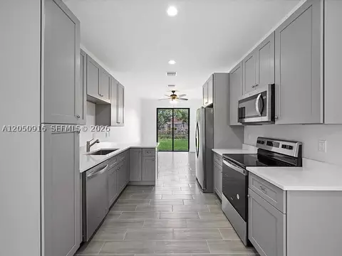 141 W 16th St, Riviera Beach, FL 33404