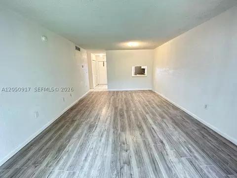 505 NW 177th St #111, Miami Gardens, FL 33169