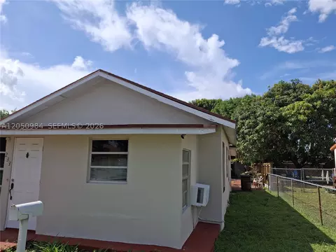 233 E 15th St, Hialeah, FL 33010 photo 2