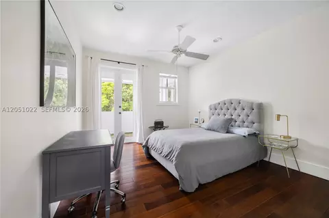 Bedroom - 6845 SW 98th St, Pinecrest, FL 33156 photo 3 of 4