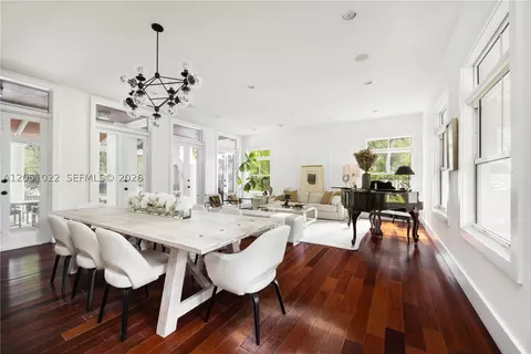 Dining - 6845 SW 98th St, Pinecrest, FL 33156 photo 1 of 2