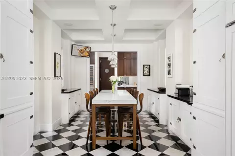 Kitchen - 6845 SW 98th St, Pinecrest, FL 33156 photo 6 of 6